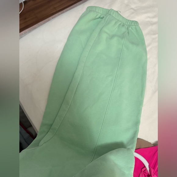 Nike Sweatpants - Picture 3 of 3